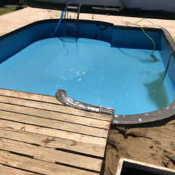 Accessoires indispensables pour l'entretien de votre piscine : produits et outils Vanves